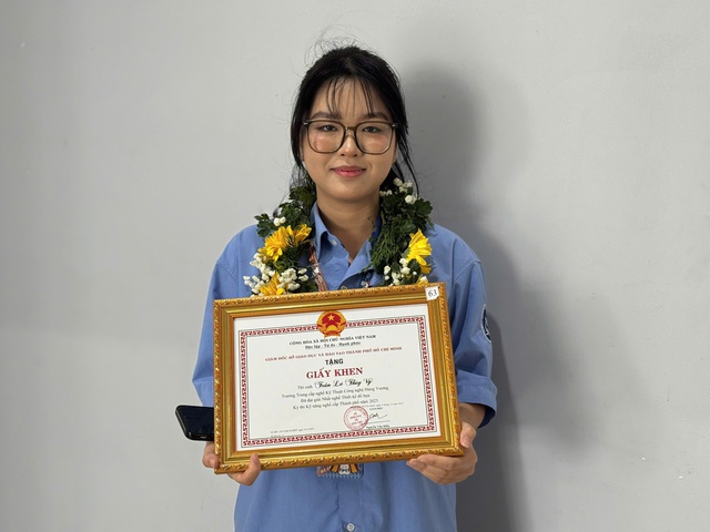 Nhiều sinh viên TP.HCM giỏi nghề 'lọt mắt xanh' của doanh nghiệp - Ảnh 2.