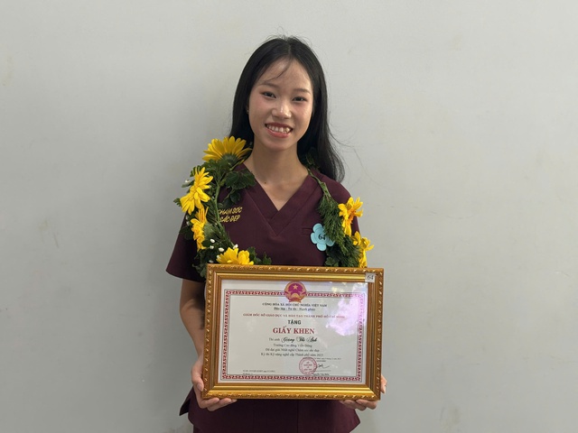 Nhiều sinh viên TP.HCM giỏi nghề 'lọt mắt xanh' của doanh nghiệp - Ảnh 3.