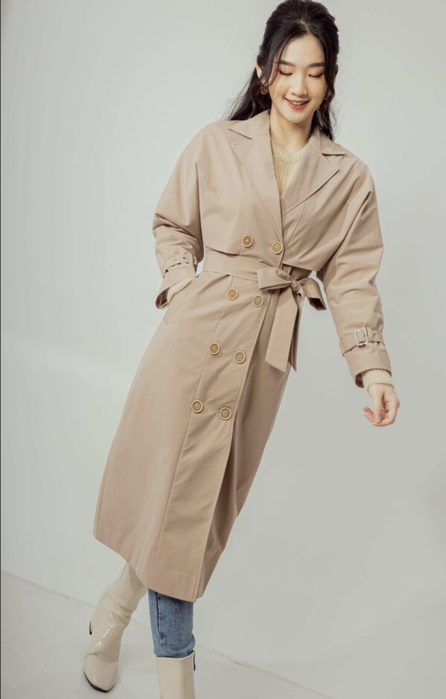Áo măng tô thắt eo 'quyền lực', vừa ấm vừa tôn dáng- Ảnh 2.