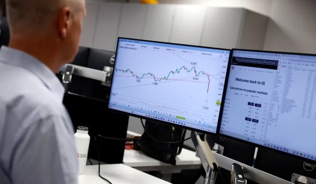 Giá TV ngày càng rẻ, màn hình máy tính vẫn khó 'mềm' theo là vì sao? - Ảnh 2.