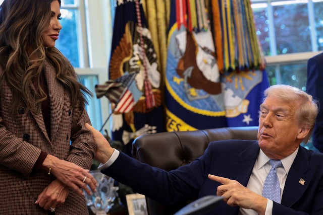 Tổng thống Trump cấm nhập cảnh th&ecirc;m 20 quốc gia sau vụ nổ s&uacute;ng tại Mỹ - Ảnh 1.