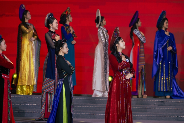 Diễn vi&ecirc;n 'Mưa đỏ' chấm b&aacute;n kết Hoa hậu Sinh vi&ecirc;n H&ograve;a b&igrave;nh Việt Nam - Ảnh 2.