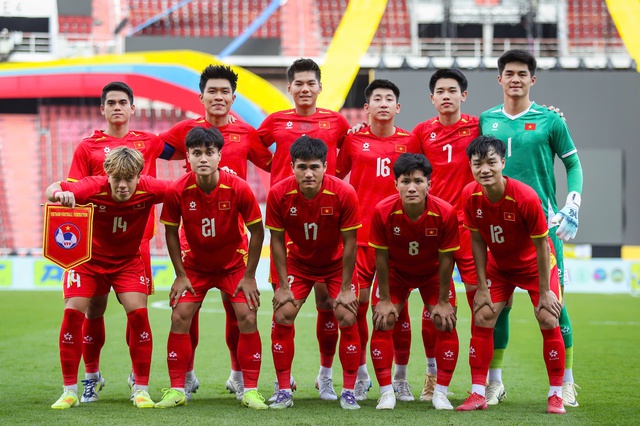 Tổ 'đầu xù' U.23 Việt Nam chưa vội… cắt tóc, quyết 'rinh' vàng SEA Games 33- Ảnh 1. Tổ 'đầu xù' U.23 Việt Nam chưa vội… cắt tóc, quyết 'rinh' vàng SEA Games 33- Ảnh 1.