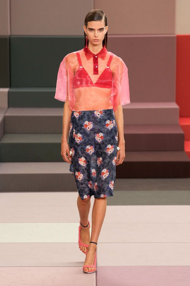 Những họa tiết nào sẽ giúp nàng tôn dáng trong mùa đông?- Ảnh 1. Những họa tiết nào sẽ giúp nàng tôn dáng trong mùa đông?- Ảnh 1.