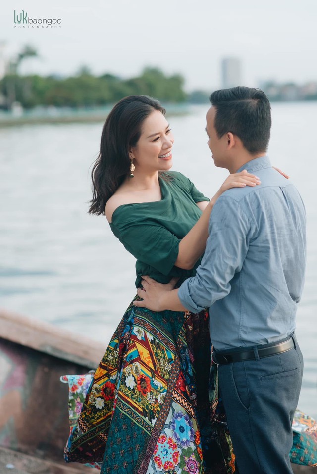 Hôn nhân kín tiếng của nữ diễn viên ‘Phía trước là bầu trời’- Ảnh 2. Hôn nhân kín tiếng của nữ diễn viên ‘Phía trước là bầu trời’- Ảnh 2.