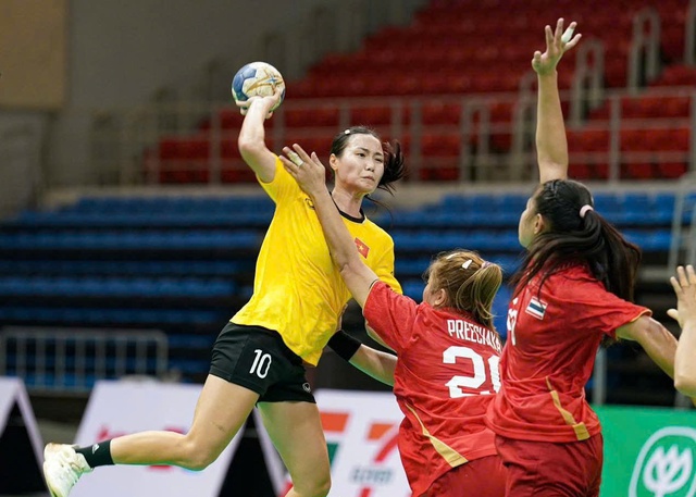 2 trận đại chiến chung kết nảy lửa với Th&aacute;i Lan, b&oacute;ng n&eacute;m c&oacute; 'cửa v&agrave;ng'- Ảnh 2.