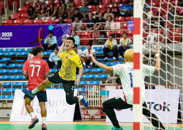 2 trận đại chiến chung kết nảy lửa với Th&aacute;i Lan, b&oacute;ng n&eacute;m c&oacute; 'cửa v&agrave;ng'- Ảnh 4.