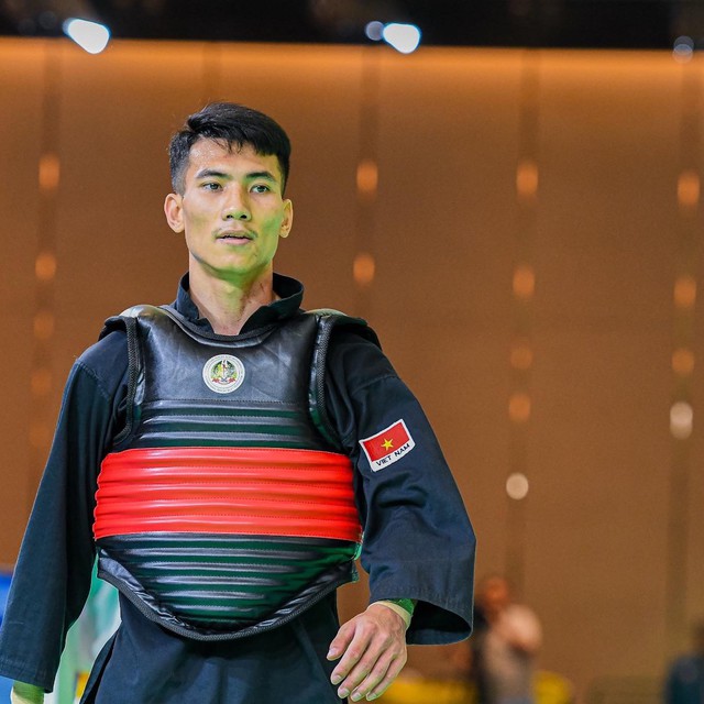 V&otilde; sĩ chủ nh&agrave; lao mặt v&agrave;o c&uacute; đ&aacute; để ăn vạ, pencak silat Việt Nam bị xử thua tức tưởi- Ảnh 3.