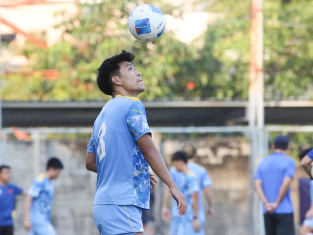 U.23 Việt Nam hoàn hảo thể lực và trí lực, thầy Kim chốt bài hạ gục 'Voi Chiến'- Ảnh 13. U.23 Việt Nam hoàn hảo thể lực và trí lực, thầy Kim chốt bài hạ gục 'Voi Chiến'- Ảnh 13.