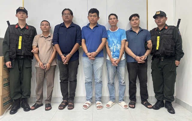 C&ocirc;ng an TP.HCM triệt ph&aacute; đường d&acirc;y xuất khẩu tr&aacute;i ph&eacute;p 650 tấn kho&aacute;ng sản - Ảnh 1.