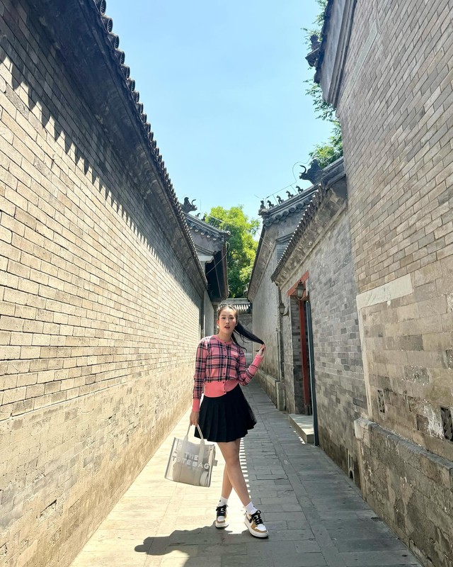 Họa tiết ca rô trở lại, giúp nàng mặc đẹp mà không hề lỗi mốt - Ảnh 2.