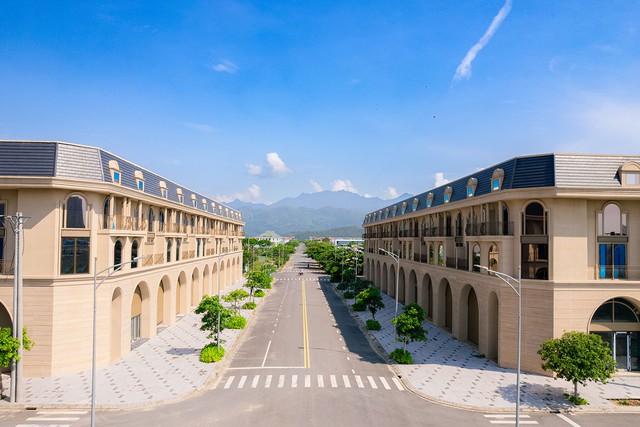 B&agrave;n giao sổ đỏ Dragon City Park, kh&aacute;ch h&agrave;ng hưởng lợi- Ảnh 2.