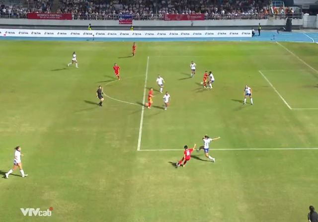 Truyền thông khu vực bức xúc: ‘Trọng tài quyết định quá vô lý, tước bàn thắng của đội tuyển nữ Việt Nam’- Ảnh 3. Truyền thông khu vực bức xúc: ‘Trọng tài quyết định quá vô lý, tước bàn thắng của đội tuyển nữ Việt Nam’- Ảnh 3.