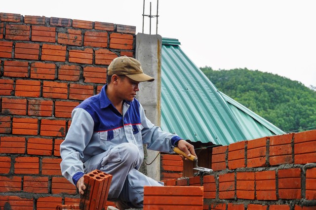 Chiến dịch Quang Trung: Người trẻ TP.Đà Nẵng khẩn trương xây dựng lại nhà cho dân - Ảnh 6. Chiến dịch Quang Trung: Người trẻ TP.Đà Nẵng khẩn trương xây dựng lại nhà cho dân - Ảnh 6.