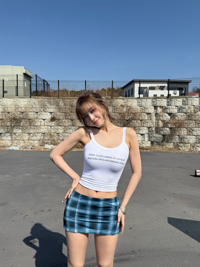 Họa tiết ca rô trở lại, giúp nàng mặc đẹp mà không hề lỗi mốt - Ảnh 6.