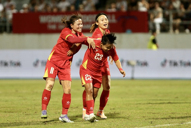 Trọng tài cướp mất HCV SEA Games xứng đáng của đội tuyển nữ Việt Nam: Cay đắng và cảm phục!- Ảnh 5. Trọng tài cướp mất HCV SEA Games xứng đáng của đội tuyển nữ Việt Nam: Cay đắng và cảm phục!- Ảnh 5.