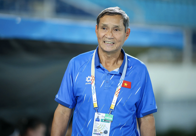 Kh&eacute;p lại SEA Games 33 theo c&aacute;ch nghiệt ng&atilde;, HLV Mai Đức Chung ch&iacute;nh thức chia tay ĐT nữ Việt Nam