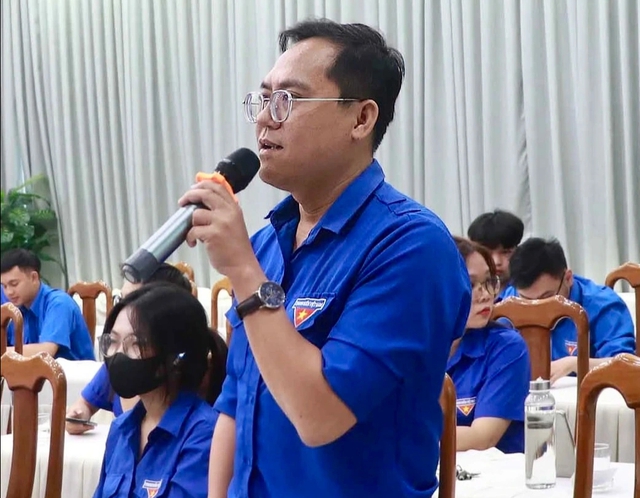 Thanh ni&ecirc;n C&agrave; Mau đối thoại Chủ tịch tỉnh th&uacute;c đẩy đổi mới s&aacute;ng tạo chuyển số  - Ảnh 1.