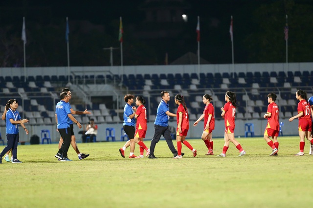 ‘Trọng tài phá hỏng trận chung kết, bóp nghẹt chúng tôi'- Ảnh 5. ‘Trọng tài phá hỏng trận chung kết, bóp nghẹt chúng tôi'- Ảnh 5.