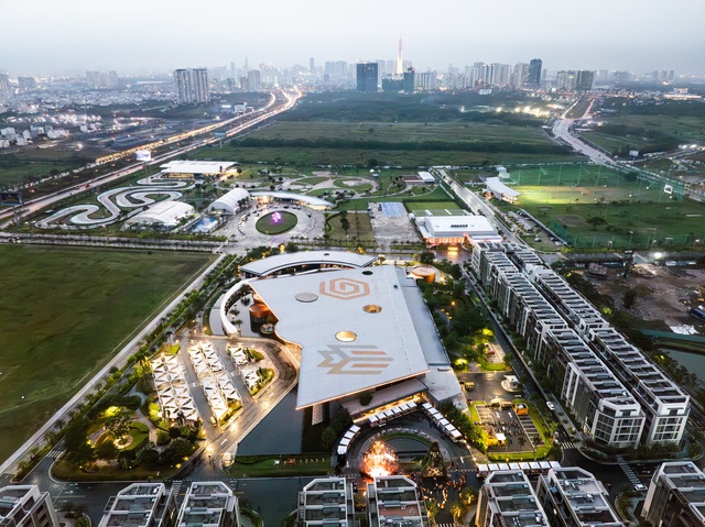 Global Festive - Thắp sáng mùa lễ hội tại The Global City- Ảnh 1. Global Festive - Thắp sáng mùa lễ hội tại The Global City- Ảnh 1.