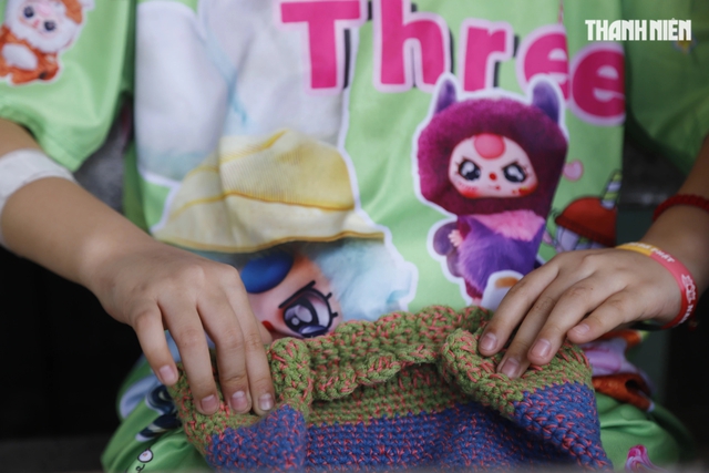 Cha nghèo chạy xe ôm bán hết tài sản, 'còn 2 triệu đồng' cứu con ung thư- Ảnh 5. Cha nghèo chạy xe ôm bán hết tài sản, 'còn 2 triệu đồng' cứu con ung thư- Ảnh 5.