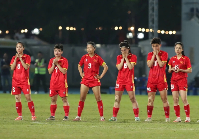 Xin đừng để VĐV phải phát khóc vì trọng tài- Ảnh 3. Xin đừng để VĐV phải phát khóc vì trọng tài- Ảnh 3.