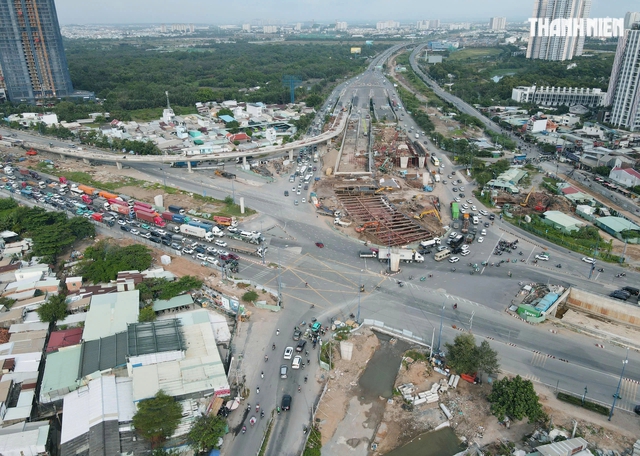 N&uacute;t giao lớn nhất TP.HCM lại trễ hẹn, Tết n&agrave;y khu Đ&ocirc;ng vẫn kh&oacute; tho&aacute;t kẹt xe - Ảnh 1.