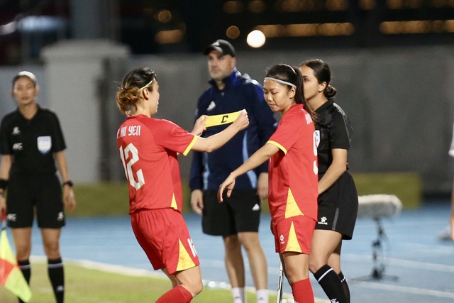 Trọng tài cướp mất HCV SEA Games xứng đáng của đội tuyển nữ Việt Nam: Cay đắng và cảm phục!- Ảnh 8. Trọng tài cướp mất HCV SEA Games xứng đáng của đội tuyển nữ Việt Nam: Cay đắng và cảm phục!- Ảnh 8.
