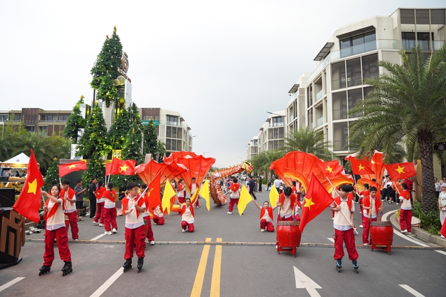 Global Festive - Thắp sáng mùa lễ hội tại The Global City- Ảnh 2. Global Festive - Thắp sáng mùa lễ hội tại The Global City- Ảnh 2.