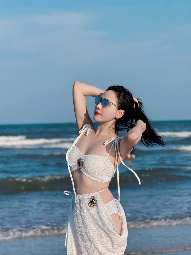 Nhan sắc gợi cảm của nữ chủ tịch Nguyễn Huyền Trang g&acirc;y b&atilde;o tr&ecirc;n phim giờ v&agrave;ng - Ảnh 4.