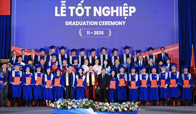 Trường ĐH Bách khoa TP.HCM trả lương cho người học tiến sĩ - Ảnh 1.