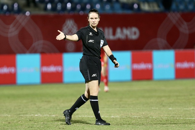 Xin đừng để VĐV phải phát khóc vì trọng tài- Ảnh 2. Xin đừng để VĐV phải phát khóc vì trọng tài- Ảnh 2.