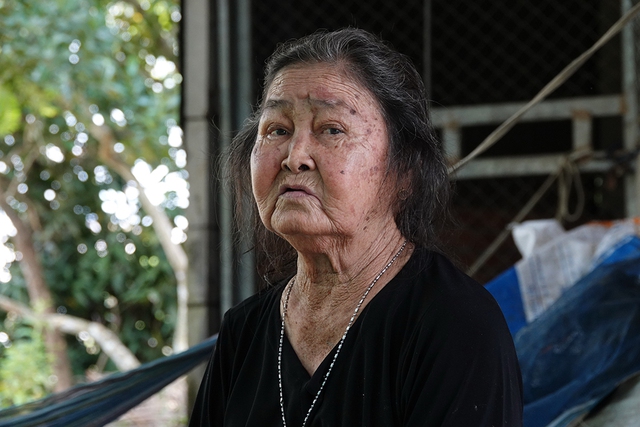 Cụ bà Lê Thị Dồi hơn 20 năm mang thuốc nam giúp người nghèo Tại Cần Thơ - Ảnh 1. Cụ bà Lê Thị Dồi hơn 20 năm mang thuốc nam giúp người nghèo Tại Cần Thơ - Ảnh 1.