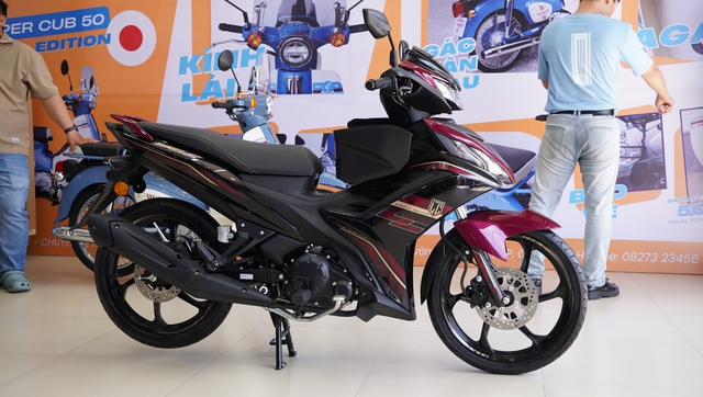 Bản đặc biệt của Yamaha 135LC Fi thuộc thế hệ mới nhất vừa gia nhập thị trường Việt Nam. Ảnh: Q.C