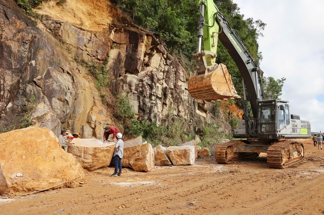 V&igrave; sao chưa thể th&ocirc;ng tuyến đ&egrave;o Kh&aacute;nh L&ecirc; ? - Ảnh 1.