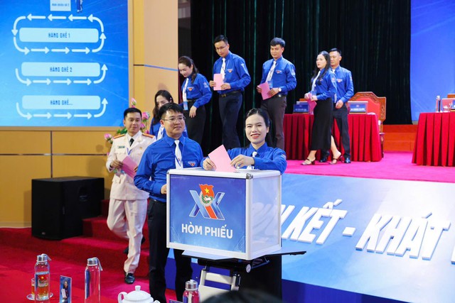 Chuyển đổi số, n&acirc;ng cao năng lực số l&agrave; nhiệm vụ sống c&ograve;n- Ảnh 2.