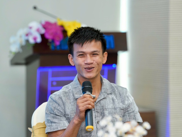 Chàng trai 29 tuổi xông pha cứu người trong lũ dữ truyền cảm hứng 'sống đẹp'- Ảnh 4. Chàng trai 29 tuổi xông pha cứu người trong lũ dữ truyền cảm hứng 'sống đẹp'- Ảnh 4.