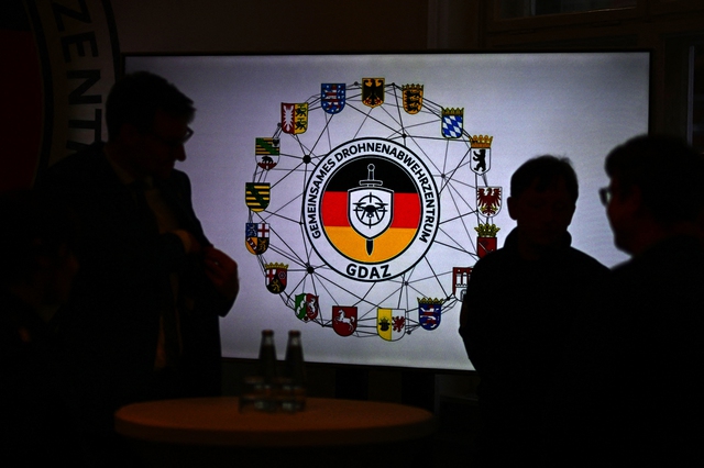 Đức khánh thành trung tâm chống UAV, duyệt gói chi tiêu quốc phòng kỷ lục - Ảnh 1.