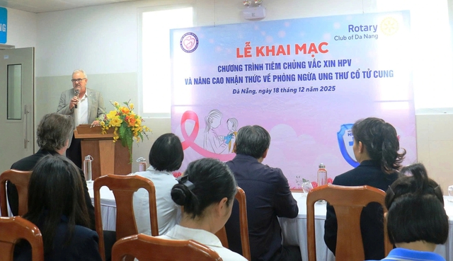 Trao 416 liều vắc xin HPV miễn phí cho trẻ em gái khó khăn tại TP.Đà Nẵng - Ảnh 2.