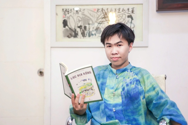 Nhà văn 17 tuổi Cao Việt Quỳnh: Lòng nhân ái như 'phép thuật' có thật- Ảnh 2. Nhà văn 17 tuổi Cao Việt Quỳnh: Lòng nhân ái như 'phép thuật' có thật- Ảnh 2.