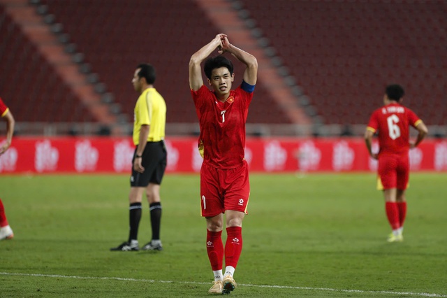 Đ&igrave;nh Bắc thực sự trưởng th&agrave;nh, HLV Kim muốn tr&ograve; cưng ra biển lớn- Ảnh 3.