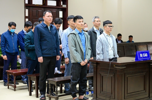 Cựu Chủ tịch Tập đoàn Thuận An rút 1 phần kháng cáo, 'không bị ai ép buộc'- Ảnh 3. Cựu Chủ tịch Tập đoàn Thuận An rút 1 phần kháng cáo, 'không bị ai ép buộc'- Ảnh 3.