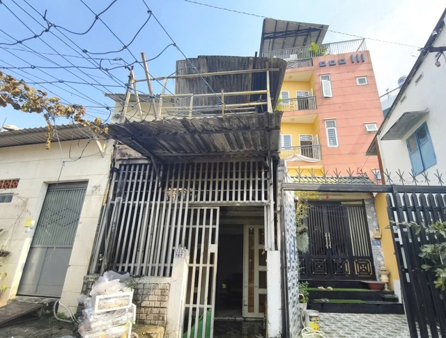 Bất cẩn trong lúc nấu ăn, người phụ nữ gây cháy nhà ở TP.HCM - Ảnh 2.