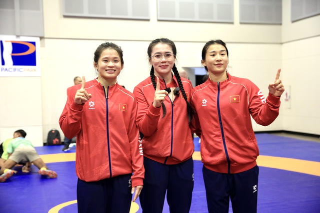 3 chị em ruột b&ugrave;ng nổ, đoạt 3 HCV m&ocirc;n vật: D&agrave;nh tặng bố đang bị bệnh hiểm ngh&egrave;o- Ảnh 5.