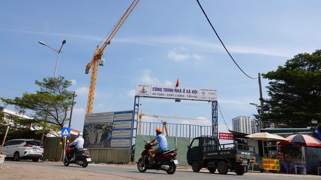 TP.HCM dự kiến chi gần 1.200 tỉ đồng hỗ trợ chủ đầu tư làm nhà ở xã hội- Ảnh 1. TP.HCM dự kiến chi gần 1.200 tỉ đồng hỗ trợ chủ đầu tư làm nhà ở xã hội- Ảnh 1.