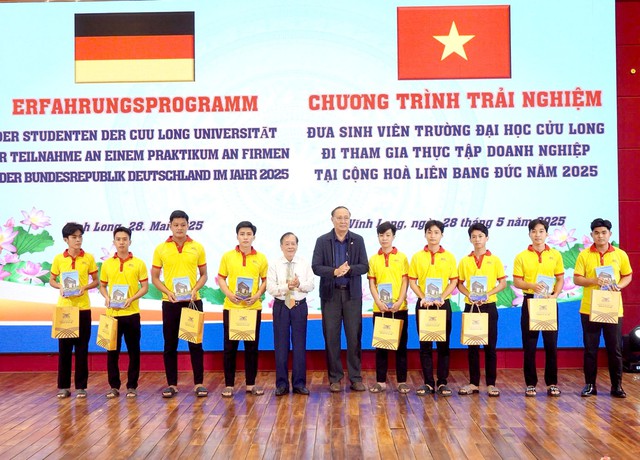 Trường ĐH Cửu Long hỗ trợ sinh vi&ecirc;n tham gia thực tập, l&agrave;m việc ở nước ngo&agrave;i - Ảnh 1.