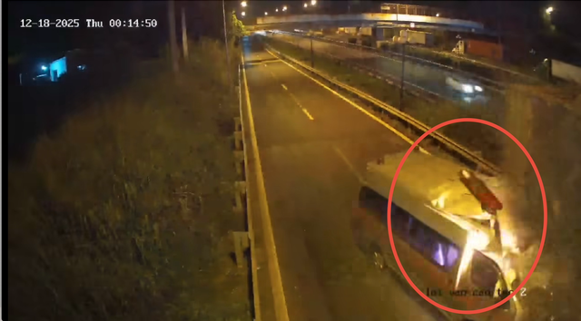 Xe cứu thương tông xe đầu kéo gần trạm dừng nghỉ cao tốc: Cục CSGT nói gì?- Ảnh 1. Xe cứu thương tông xe đầu kéo gần trạm dừng nghỉ cao tốc: Cục CSGT nói gì?- Ảnh 1.