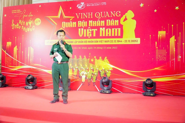 Ca sĩ V&otilde; Hạ Tr&acirc;m h&aacute;t tại Bệnh viện Qu&acirc;n y 175 kết nối y&ecirc;u thương- Ảnh 1.