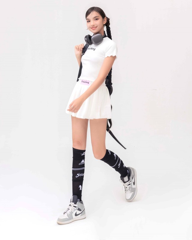 Áo thun trắng giúp bạn ‘ăn gian’ vóc dáng, đơn giản nhưng vẫn cuốn hút - Ảnh 5.