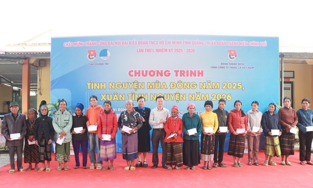 T&igrave;nh nguyện m&ugrave;a đ&ocirc;ng - Xu&acirc;n y&ecirc;u thương về với v&ugrave;ng cao Kim Ng&acirc;n- Ảnh 1.